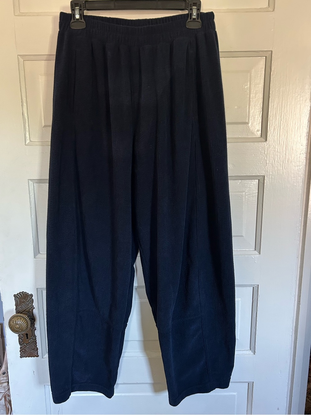 Max Studio Women’s Navy Corduroy Elastic Waist Barrel Pants, Pockets. Medium